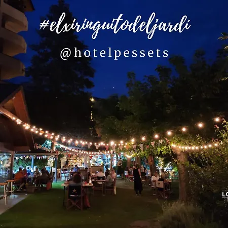 מלון Restaurant Pessets & 4*