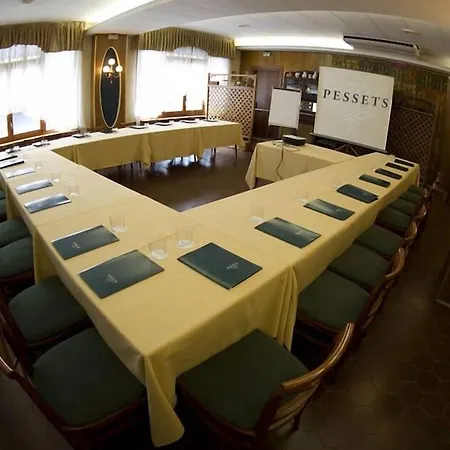 Restaurant Pessets & Ξενοδοχείο