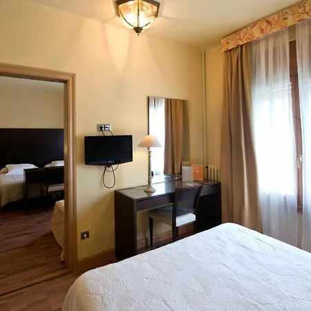 Restaurant Pessets & 4* Σορτ