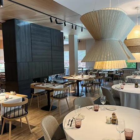 Restaurant Pessets & 호텔 4*