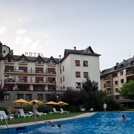 Hotel Restaurant Pessets & 4*