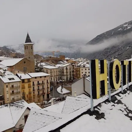 Hotel Restaurant Pessets & 4*