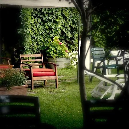 Restaurant Pessets & Σορτ