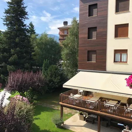 Hotel Restaurant Pessets & 4*