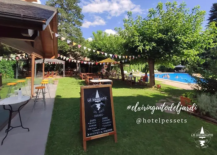 Otel Restaurant Pessets & 4*